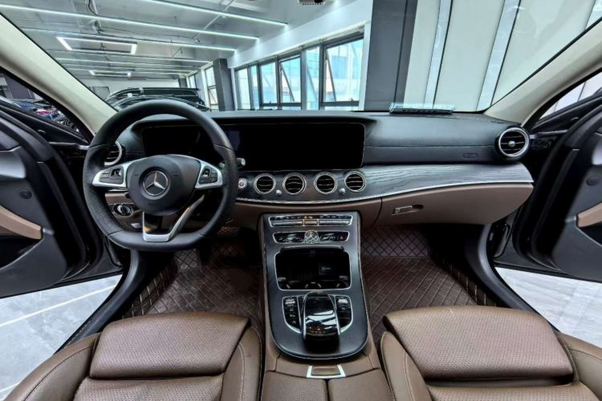 Used Mercedes-Benz E-Class 2016 E 200 L Sport Edition Interior 2