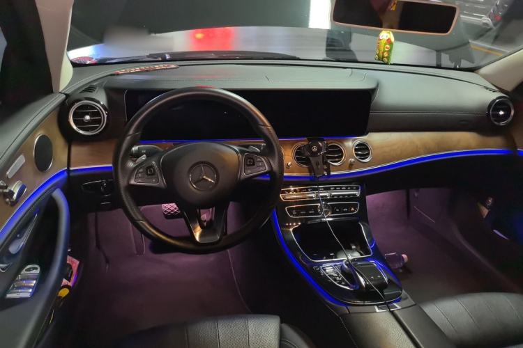 Used Mercedes-Benz E-Class 2016 E 200 L Interior 2