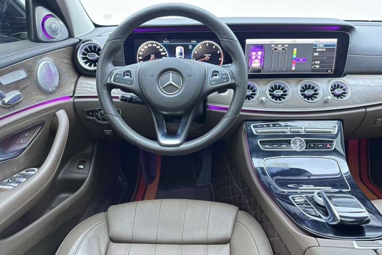 Used Mercedes-Benz E-Class 2016 E 200 L Interior 2
