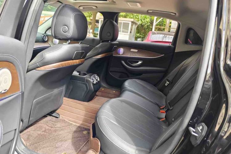 Used Mercedes-Benz E-Class 2016 E 200 L Interior 2