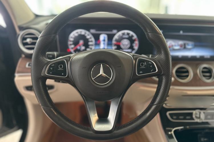 Used Mercedes-Benz E-Class 2016 E 300 L Luxury Model Interior 2