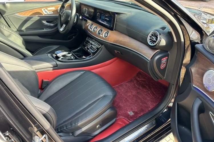 Used Mercedes-Benz E-Class 2016 E 300 L Luxury Model Interior 3