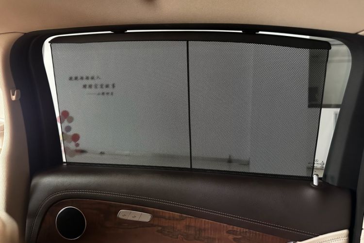 Used Mercedes-Benz E-Class 2016 E 300 L Luxury Model Interior 3