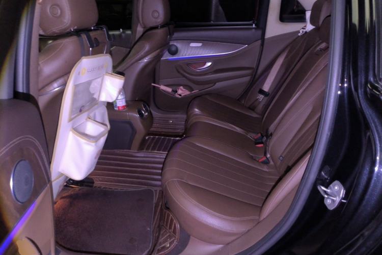 Used Mercedes-Benz E-Class 2016 E 200 L Interior 4