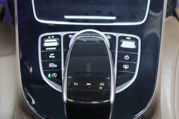 Used Mercedes-Benz E-Class 2016 E 200 L Sport Edition Interior 4