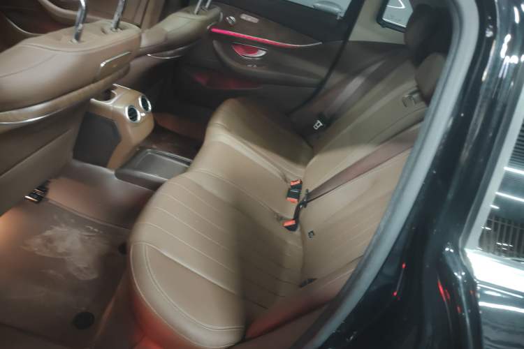 Used Mercedes-Benz E-Class 2016 E 300 L Stylish Model Interior 4