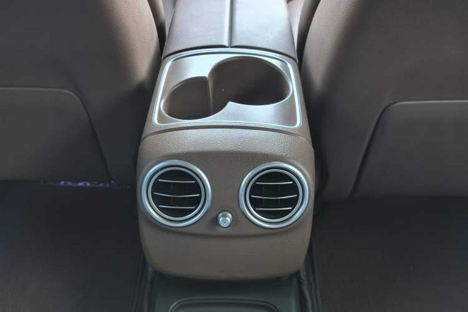 Used Mercedes-Benz E-Class 2016 E 300 L Sporty and Stylish Model Interior 4