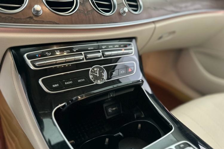 Used Mercedes-Benz E-Class 2016 E 300 L Luxury Model Interior 5