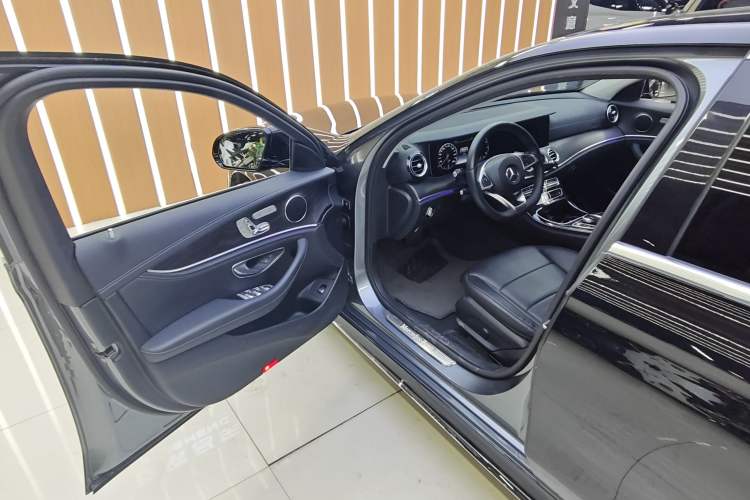 Used Mercedes-Benz E-Class 2016 E 300 L Sport Luxury Model Interior 6