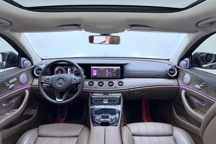 Used Mercedes-Benz E-Class 2016 E 200 L Interior 6