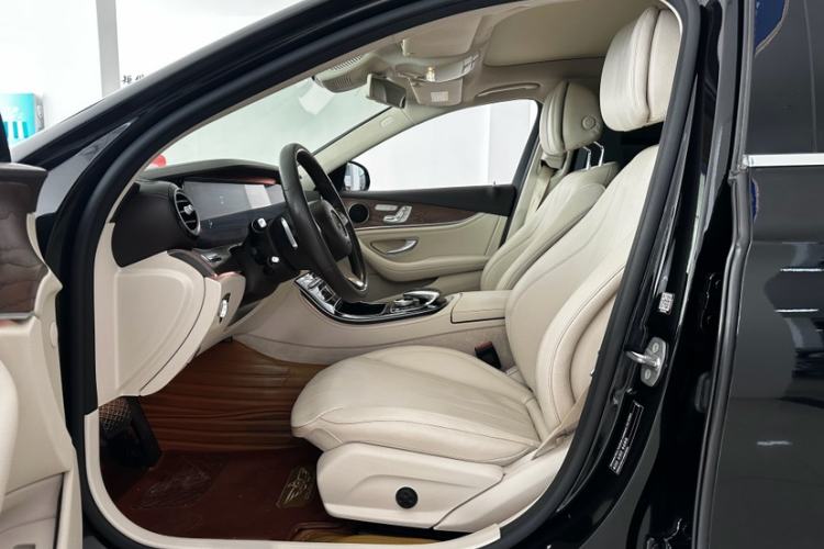 Used Mercedes-Benz E-Class 2016 E 300 L Luxury Model Interior 6