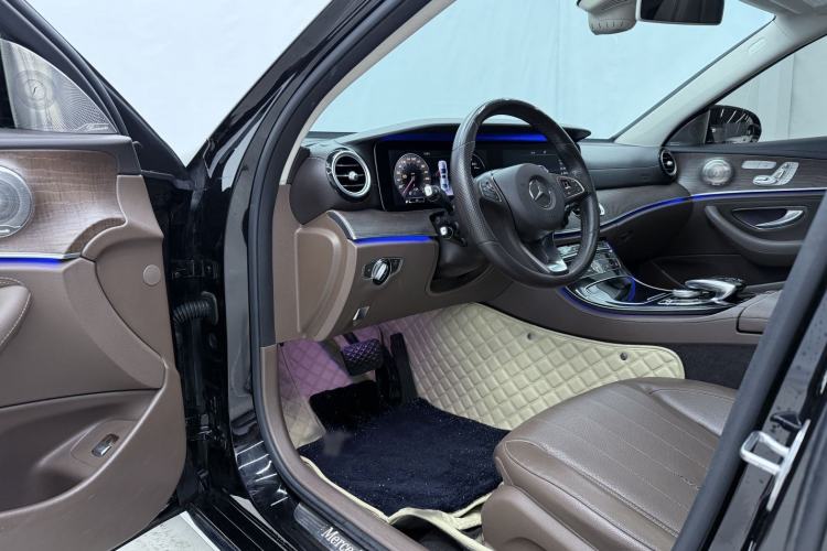 Used Mercedes-Benz E-Class 2016 E 300 L Luxury Model Interior 6