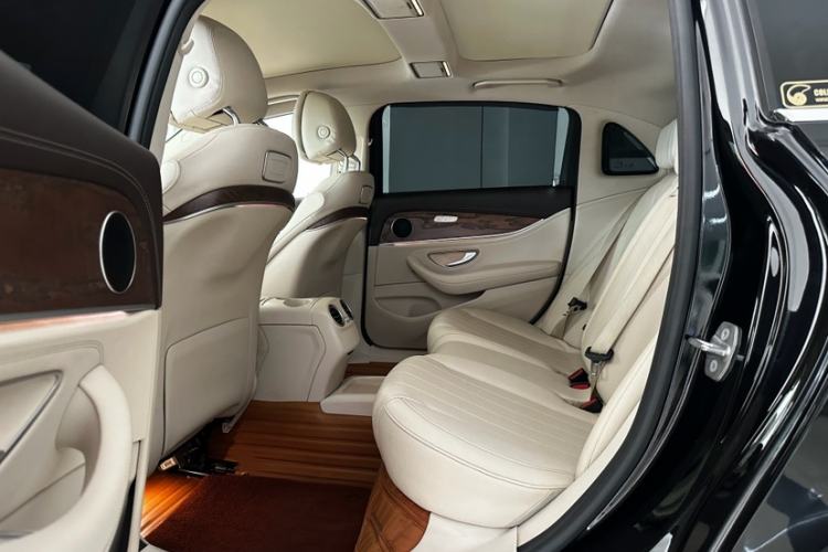 Used Mercedes-Benz E-Class 2016 E 300 L Luxury Model Interior 7