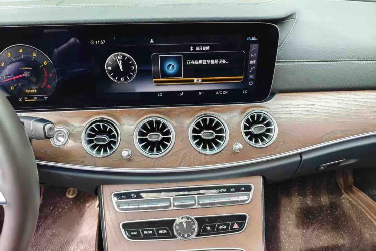 Used Mercedes-Benz E-Class 2016 E 200 L Interior 8