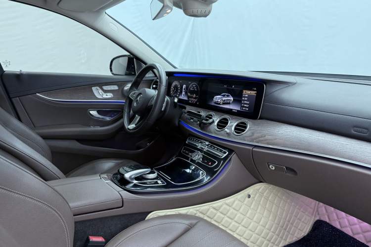 Used Mercedes-Benz E-Class 2016 E 300 L Luxury Model Interior 8