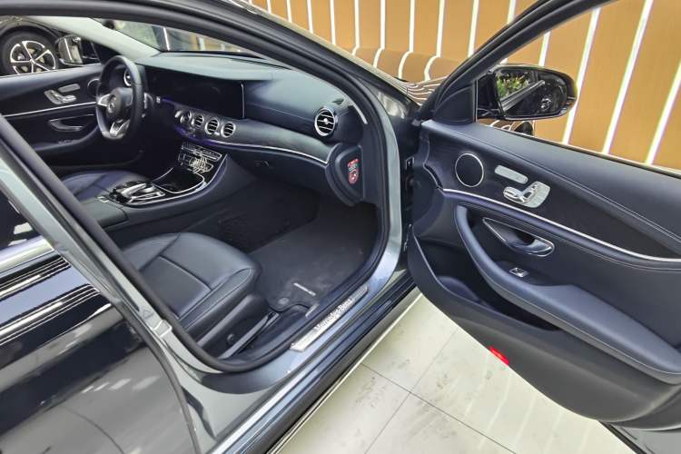 Used Mercedes-Benz E-Class 2016 E 300 L Sport Luxury Model Interior 9