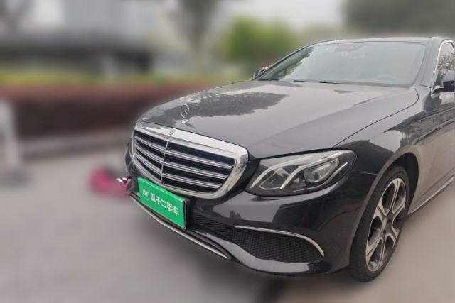 Used Mercedes-Benz E-Class 2016 E 300 L Sporty and Stylish Model