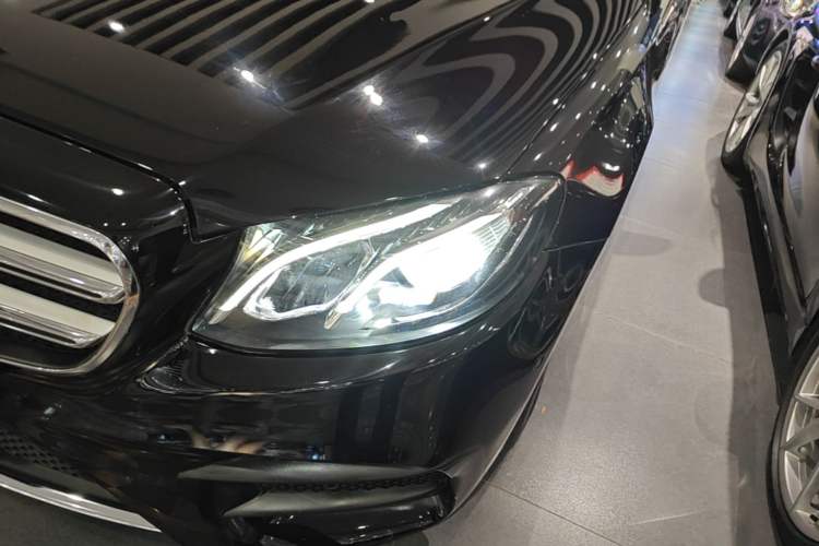 Used Mercedes-Benz E-Class 2016 E 200 L Sport Edition Left Front Headlight