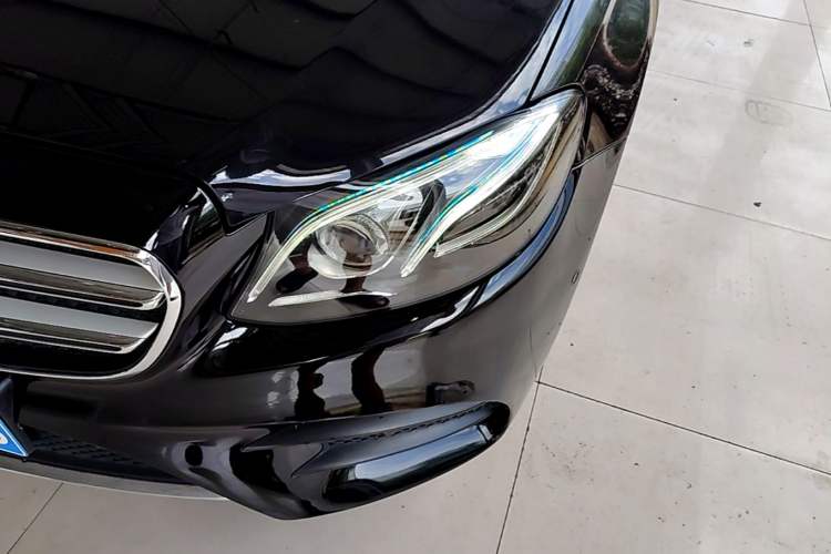 Used Mercedes-Benz E-Class 2016 E 300 L Sporty and Stylish Model Left Front Headlight