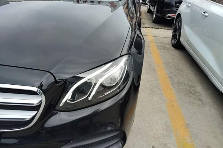 Used Mercedes-Benz E-Class 2016 E 300 L Sporty and Stylish Model Left Front Headlight