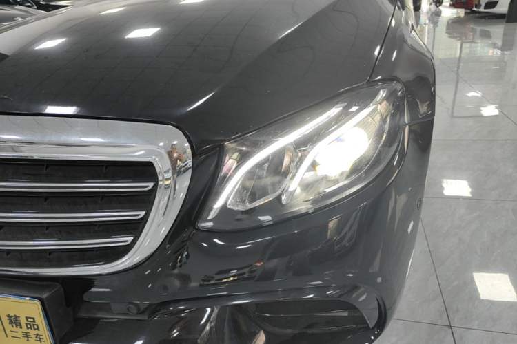 Used Mercedes-Benz E-Class 2016 E 300 L Sporty and Stylish Model Left Front Headlight
