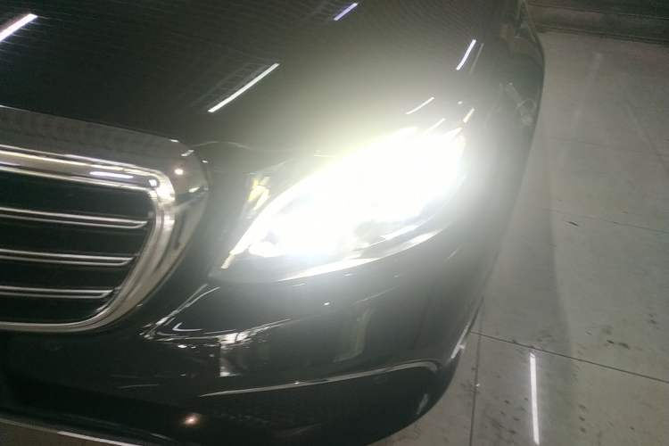Used Mercedes-Benz E-Class 2016 E 300 L Luxury Model Left Front Headlight