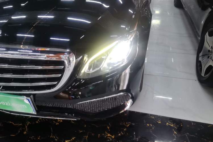 Used Mercedes-Benz E-Class 2016 E 300 L Sporty and Stylish Model Left Front Headlight
