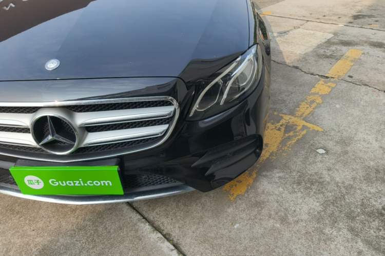 Used Mercedes-Benz E-Class 2016 E 300 L Sporty and Stylish Model Left Front Headlight