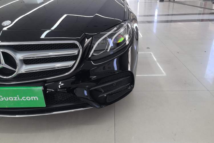 Used Mercedes-Benz E-Class 2016 E 300 L Sporty and Stylish Model Left Front Headlight