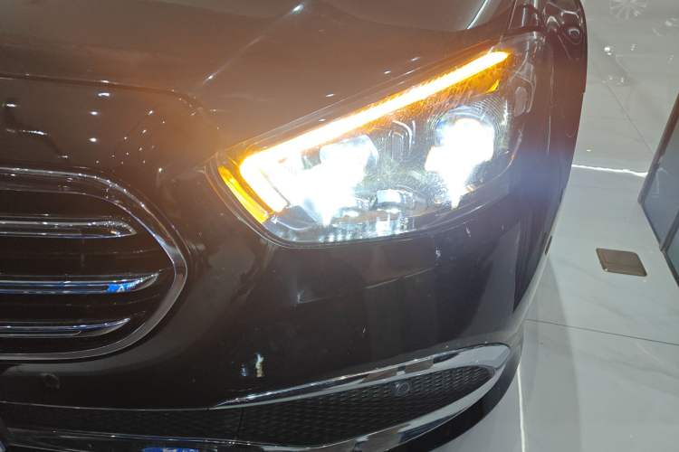 Used Mercedes-Benz E-Class 2016 E 200 L Left Front Headlight