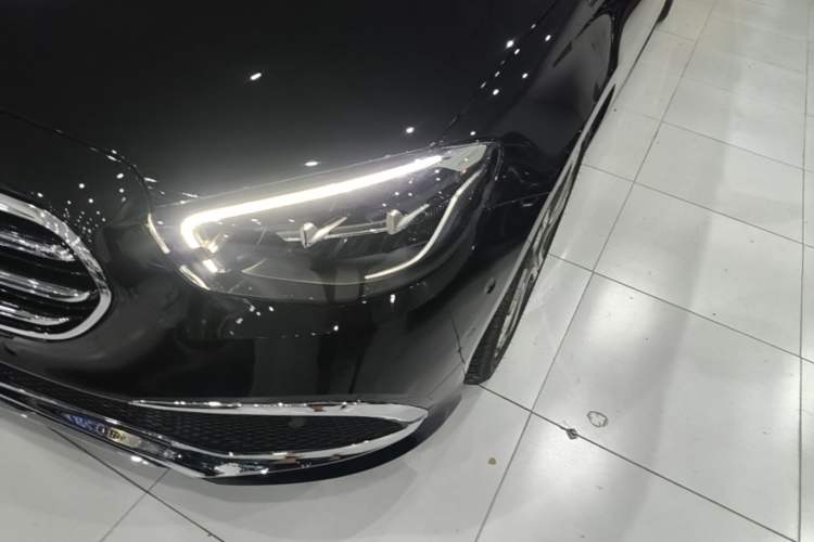 Used Mercedes-Benz E-Class 2016 E 300 L Sporty and Stylish Model Left Front Headlight