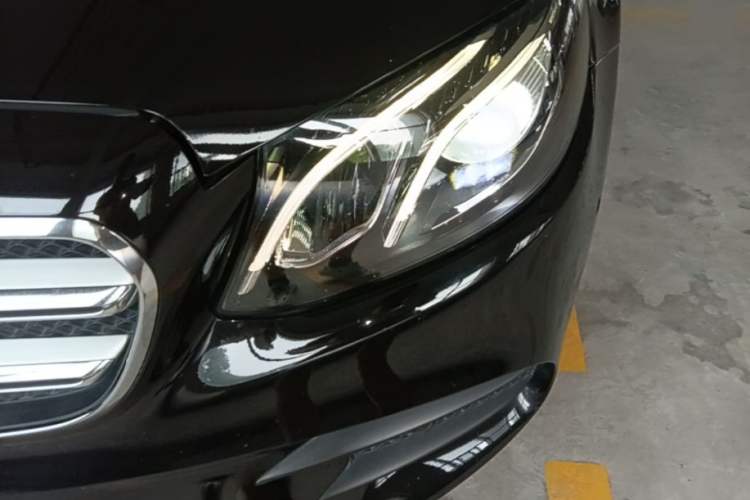 Used Mercedes-Benz E-Class 2016 E 300 L Sporty and Stylish Model Left Front Headlight