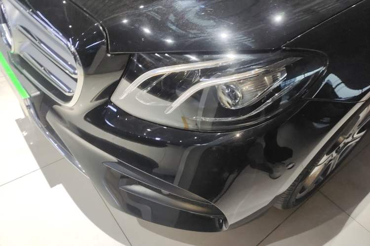 Used Mercedes-Benz E-Class 2016 E 300 L Sporty and Stylish Model Left Front Headlight