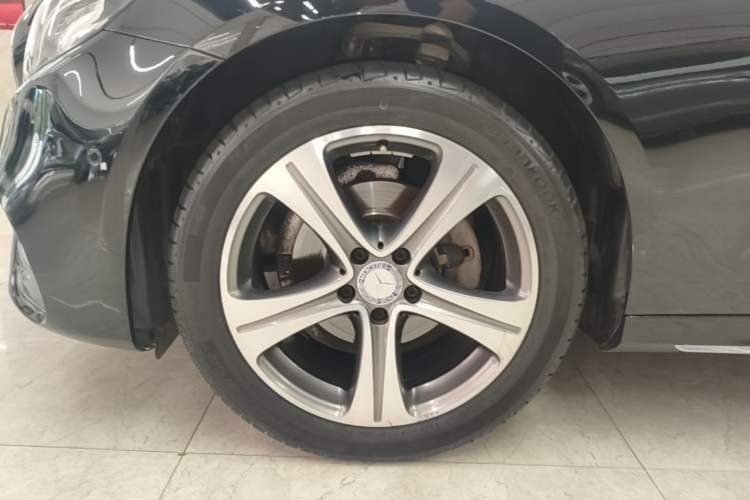 Used Mercedes-Benz E-Class 2016 E 200 L Sport Edition Left Front Wheel Hub