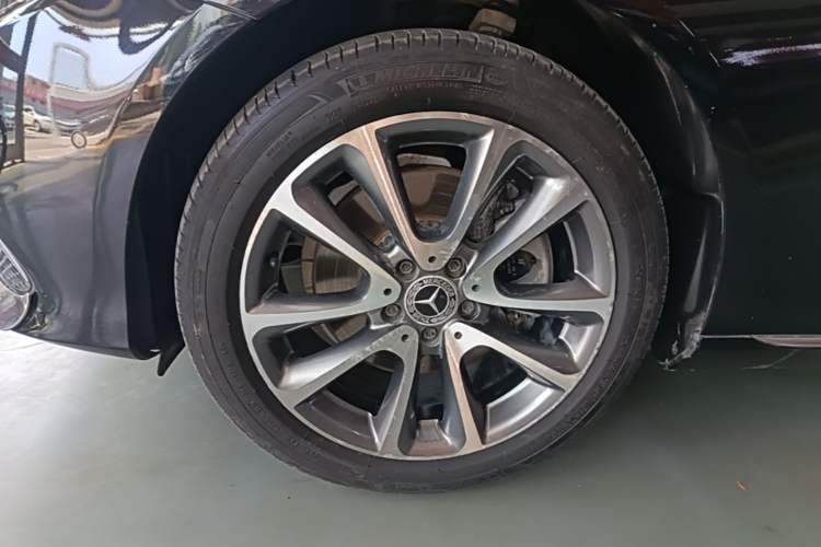 Used Mercedes-Benz E-Class 2016 E 200 L Left Front Wheel Hub