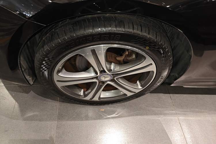 Used Mercedes-Benz E-Class 2016 E 200 L Sport Edition Left Front Wheel Hub