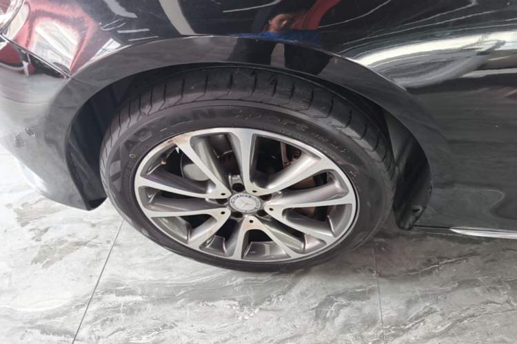 Used Mercedes-Benz E-Class 2016 E 300 L Stylish Model Left Front Wheel Hub