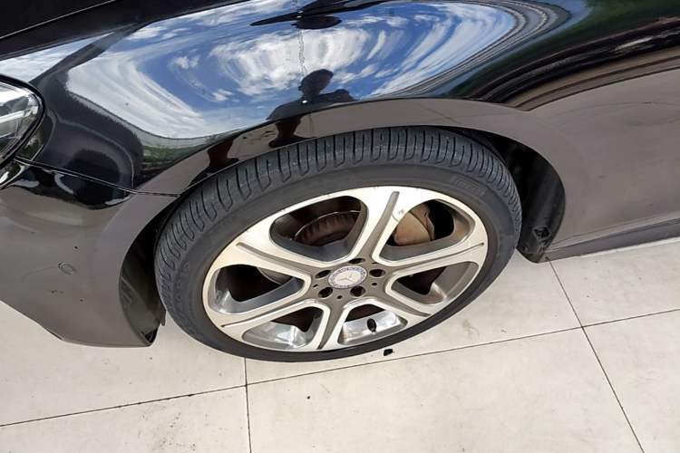 Used Mercedes-Benz E-Class 2016 E 300 L Sporty and Stylish Model Left Front Wheel Hub