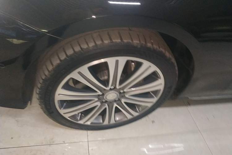 Used Mercedes-Benz E-Class 2016 E 300 L Luxury Model Left Front Wheel Hub