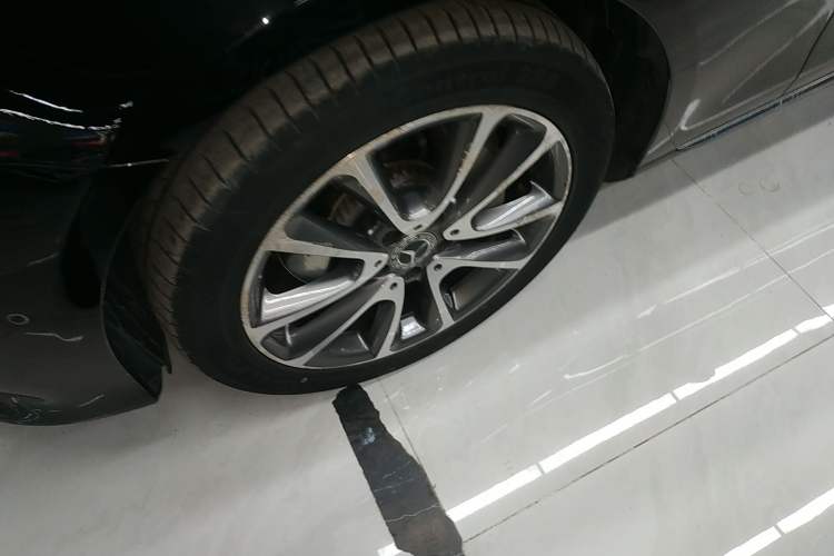 Used Mercedes-Benz E-Class 2016 E 300 L Stylish Model Left Front Wheel Hub