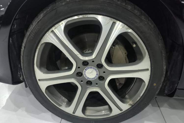 Used Mercedes-Benz E-Class 2016 E 300 L Sporty and Stylish Model Left Front Wheel Hub