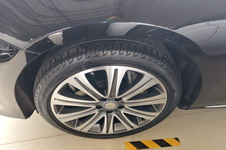 Used Mercedes-Benz E-Class 2016 E 300 L Luxury Model Left Front Wheel Hub
