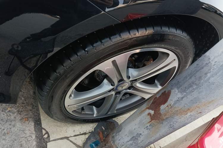 Used Mercedes-Benz E-Class 2016 E 200 L Sport Edition Left Front Wheel Hub