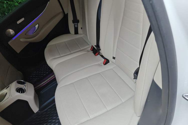 Used Mercedes-Benz E-Class 2016 E 300 L Sporty and Stylish Model Left Rear Seat