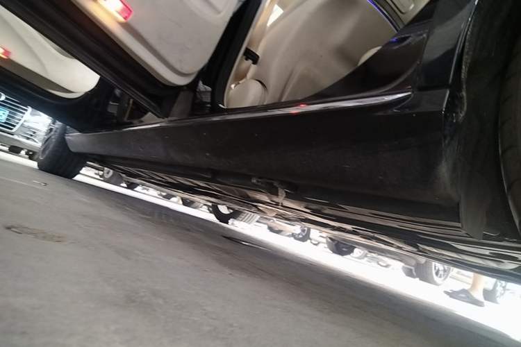 Used Mercedes-Benz E-Class 2016 E 200 L Left Side Sill