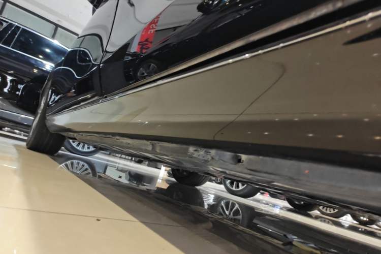 Used Mercedes-Benz E-Class 2016 E 200 L Left Side Sill