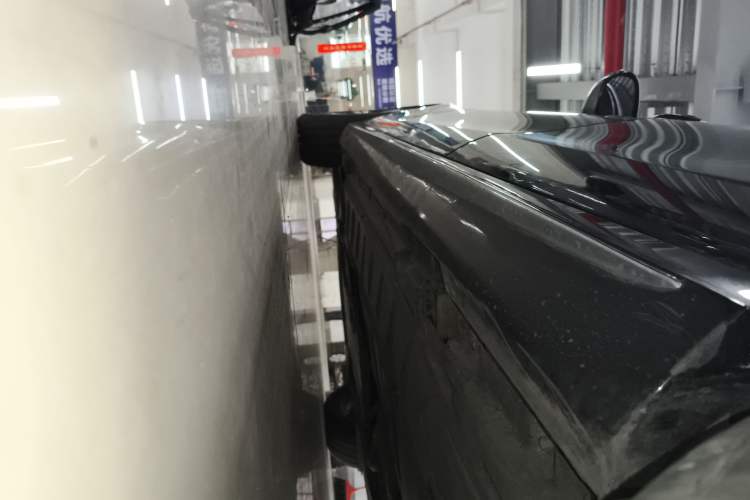 Used Mercedes-Benz E-Class 2016 E 200 L Sport Edition Left Side Sill