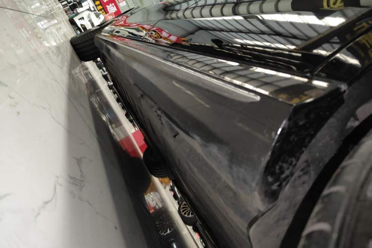 Used Mercedes-Benz E-Class 2016 E 200 L Sport Edition Left Side Sill