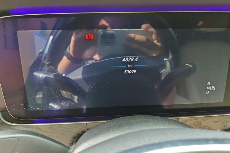 Used Mercedes-Benz E-Class 2016 E 300 L Sporty and Stylish Model Odometer Close Up