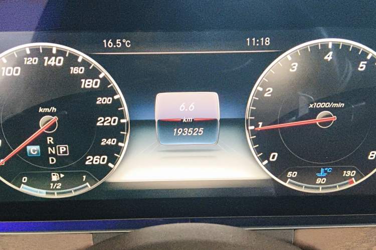 Used Mercedes-Benz E-Class 2016 E 200 L Odometer Close Up